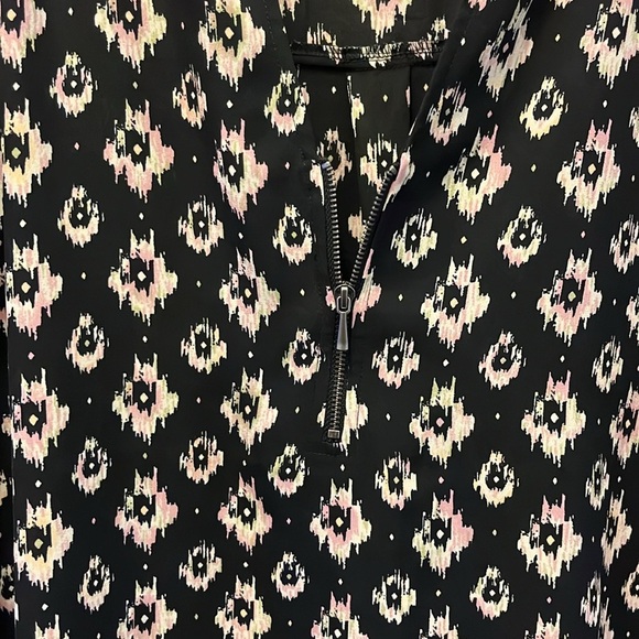 Maurices Black Geometric Blouse size large - Picture 4 of 9
